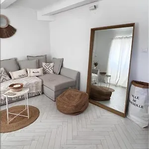 Appartement Petit Nid Douillet Vieux Port 4 Personnes, Marseille